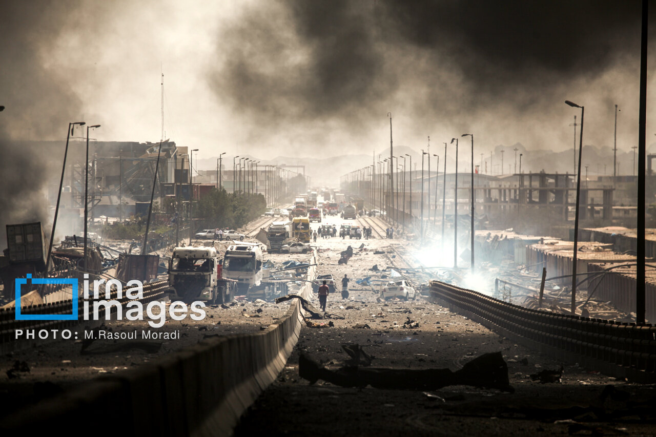 تصاویر تلخ از انفجار بندر شهید رجایی بندرعباس/ بلایی که انفجار بر سر ماشین های اهالی بندر آورد