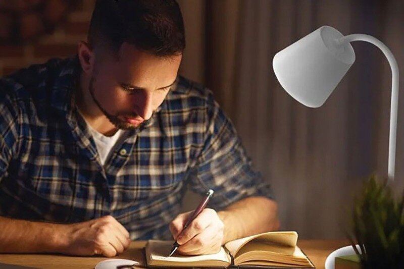 مطالعه در تاریکی به بینایی آسیب می‌رساند؛ افسانه‌ یا حقیقت علمی؟
