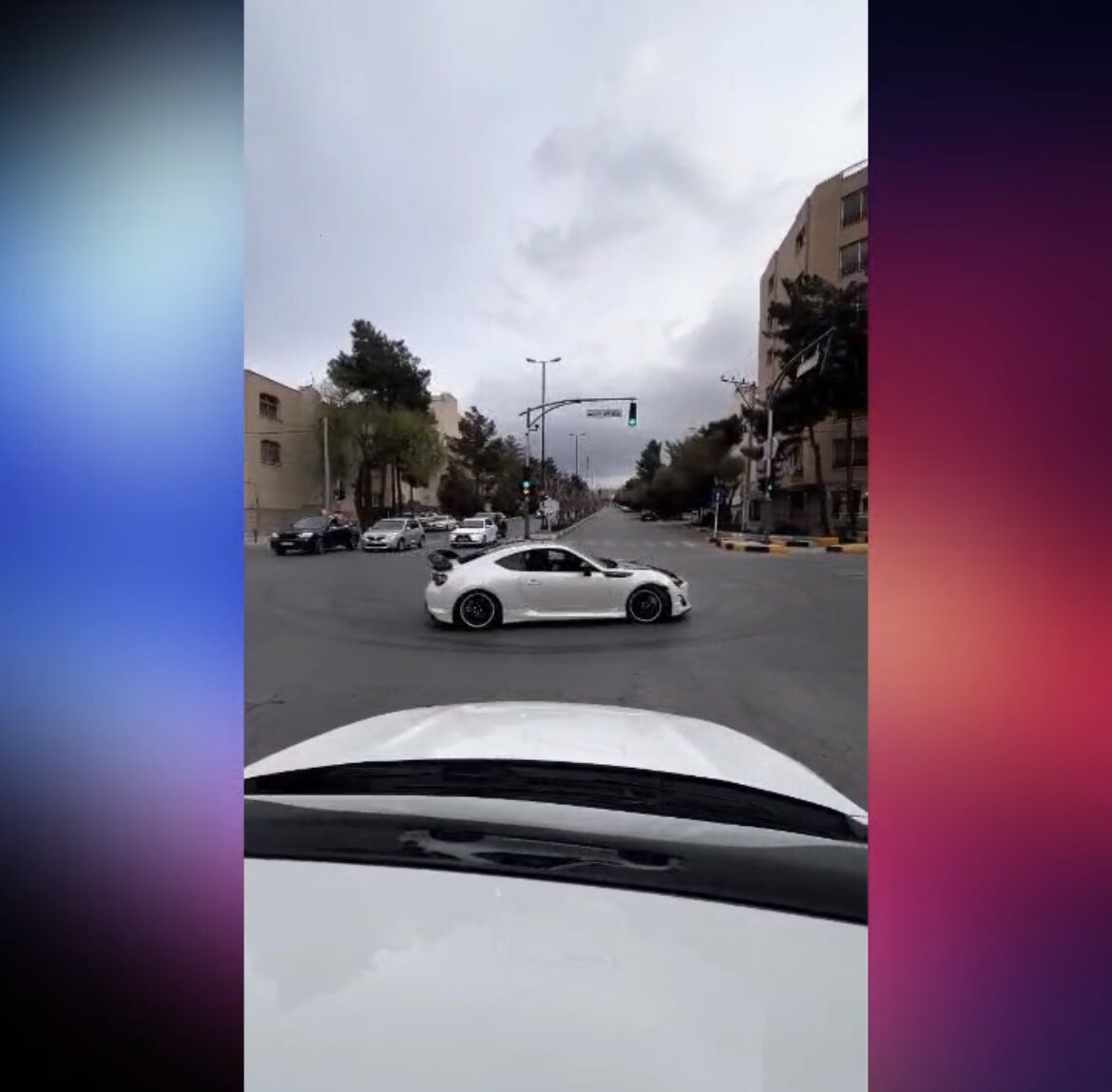 توقیف خودروی جنسیس توسط پلیس؛ چرا؟/ عکس