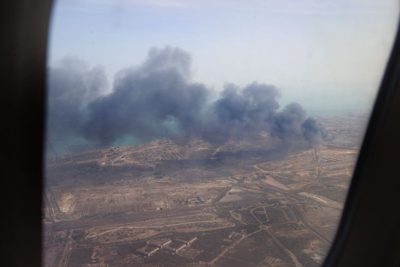 تصاویری از بازدید هوایی رئیس جمهور از بندر شهید رجایی