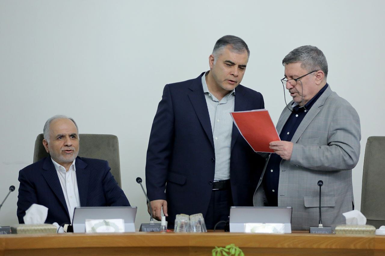 اولین تصاویر از برگزاری جلسه هیئت دولت در غیاب مسعود پزشکیان+ عارف ریاست جلسه را برعهده گرفت/ کدام مقامات حضور داشتند؟