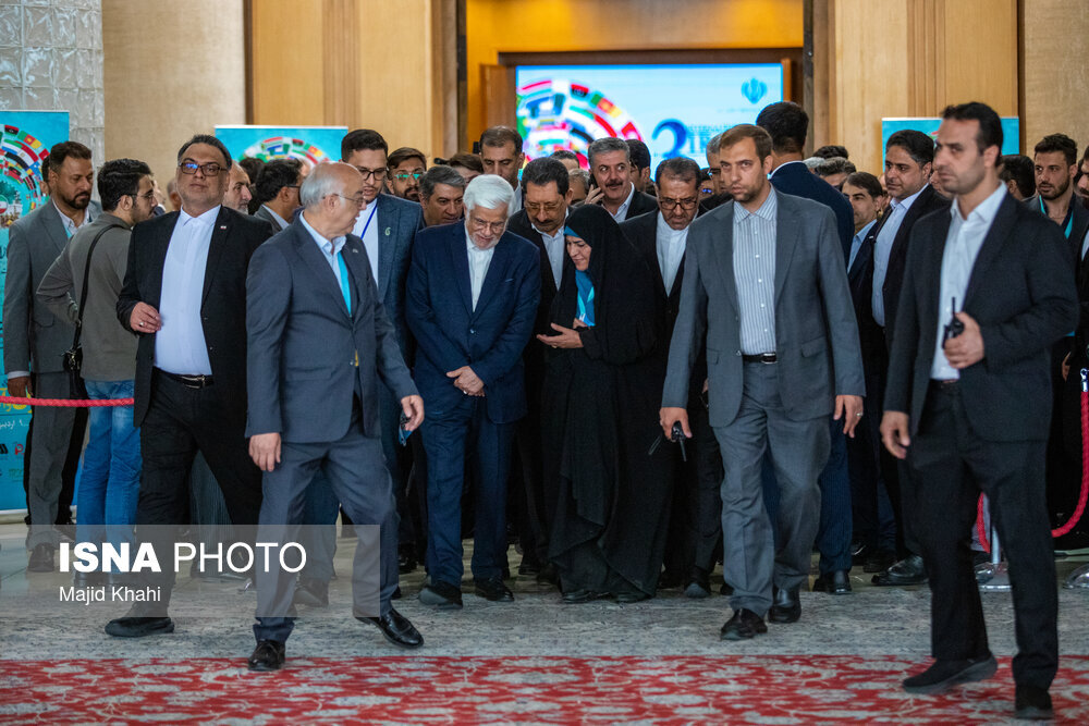 تصاویری از ژست های پزشکیان و معاون اولش در سومین اجلاس بینالمللی ایران و آفریقا/ خانم سخنگو هم آمده بود