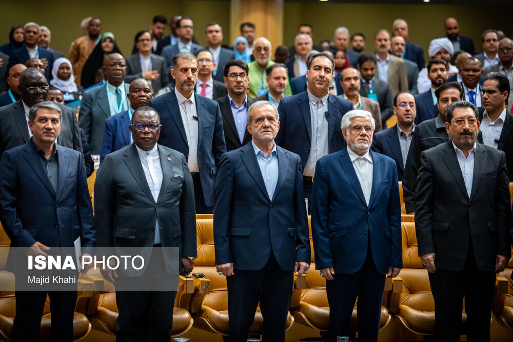 تصاویری از ژست های پزشکیان و معاون اولش در سومین اجلاس بینالمللی ایران و آفریقا/ خانم سخنگو هم آمده بود
