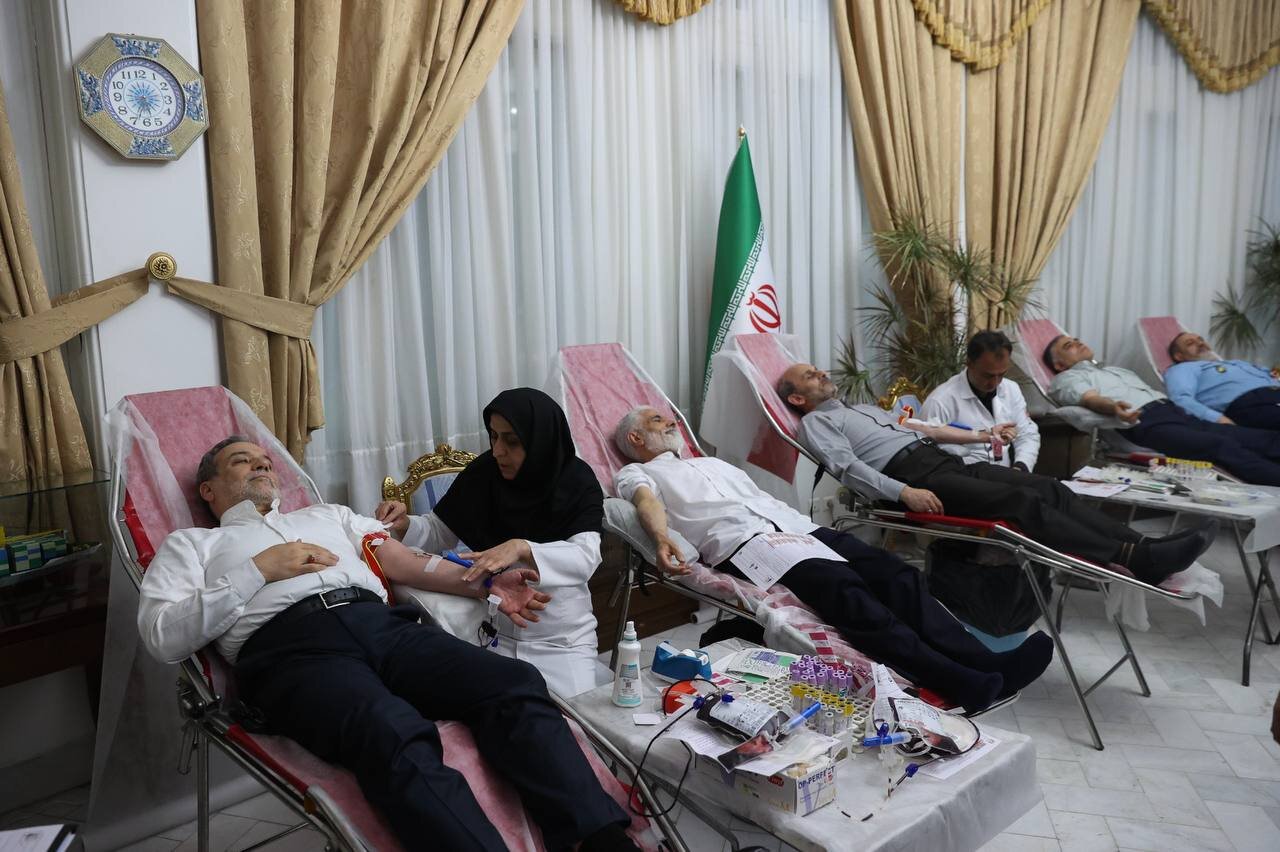 عراقچی به خانوادههای داغدار تسلیت گفت و با مصدومین ابراز همدردی کرد/عکس