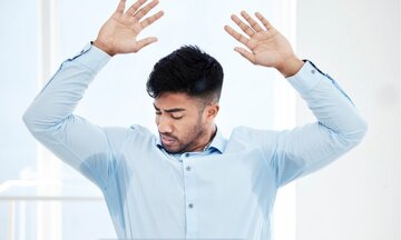 چه گیاهانی به کاهش بوی عرق کمک میکنند؟/ تعریق زیاد در چه مزاجی طبیعی است؟/ چرا برخی افراد اصلاً عرق نمیکنند؟ چه گیاهانی به کاهش بوی عرق کمک میکنند؟/ تعریق زیاد در چه مزاجی طبیعی است؟/ چرا برخی افراد اصلاً عرق نمیکنند؟