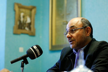 هشدار مدیر کل اسبق مطبوعات درباره اظهارات یک نماینده/ چرا اکنون برخی از نمایندگان مجلس در زمین شبکهای از باج خواهان بازی میکنند؟! هشدار مدیر کل اسبق مطبوعات درباره اظهارات یک نماینده/ چرا اکنون برخی از نمایندگان مجلس در زمین شبکهای از باج خواهان بازی میکنند؟!