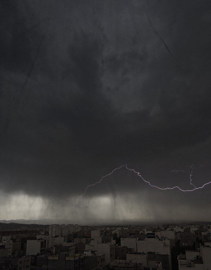 عکس | آسمان مشهد هم اکنون سیاه شد!