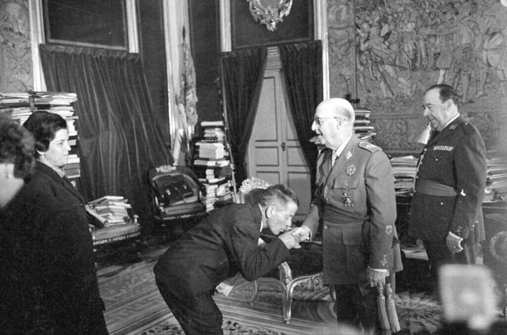 آیا حامیان دیکتاتوری به حامیان دموکراسی تبدیل می شوند؟ / گذار به دموکراسی: کلهگندههای دیکتاتوری فرانکو کجا رفتند؟