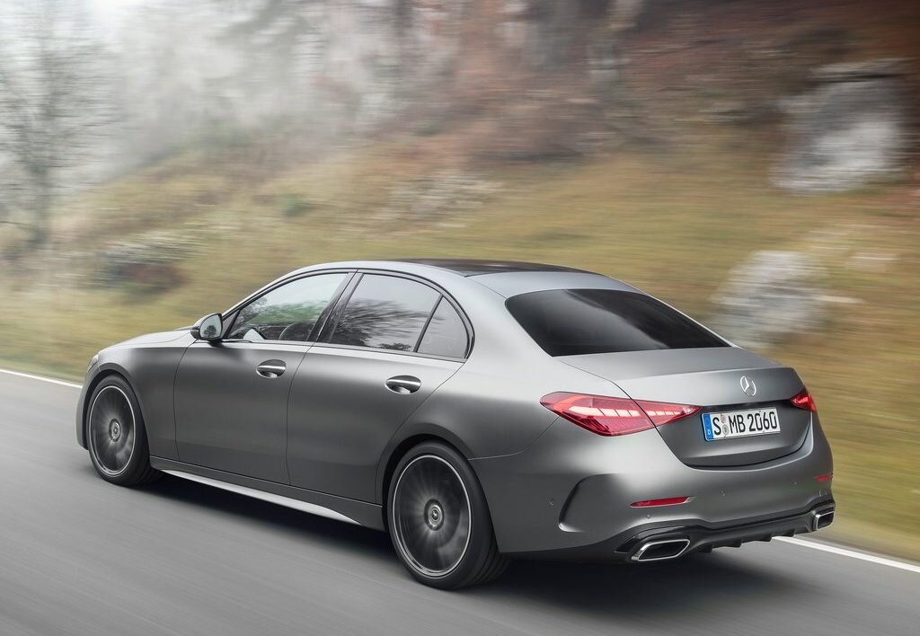 مرسدس بنز C200L 2025 وارداتی / نمای سه چهارم عقب