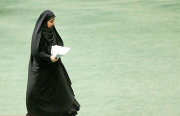 روزنامه اصولگرا: استیضاح وزیر راه باعث شکاف میان حامیان دولت شده است