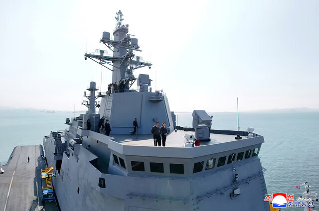 اولین غرش ناو جدید کرهشمالی/عکس