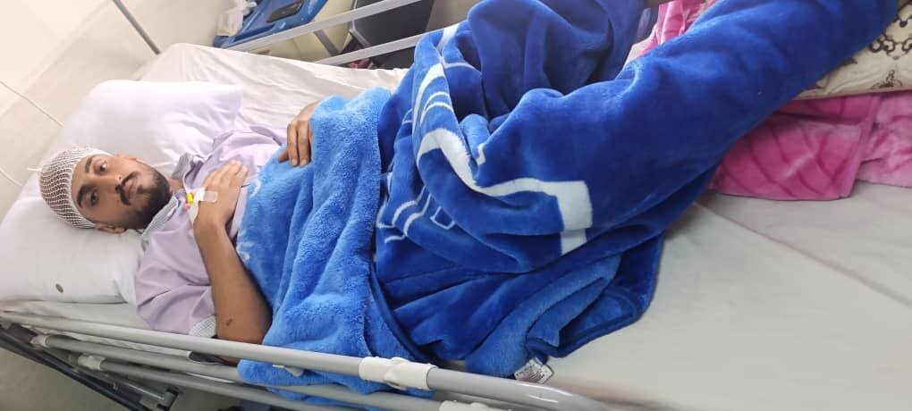 کارگر مجروحشده اسکله شهید رجائی: ۴ سال است در اسکله کارگری میکنم اما یک روز هم بیمه ندارم/ از کرمانشاه آمده بودم تا پولی جمع کنم و عروسی بگیرم