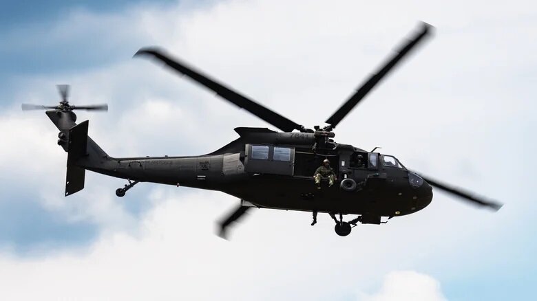 مدت زمان پرواز هلیکوپترهای نظامی بدون سوخت گیری