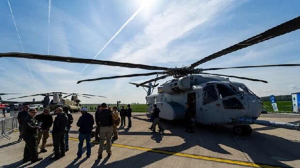 مدت زمان پرواز هلیکوپترهای نظامی بدون سوخت گیری