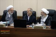 تصاویری از چهره علی شمخانی در جلسه بررسی پیوستن به پالرمو/ جلیلی و لاریجانی هم بودند/ تیپ جدید احمدی نژاد در جلسه مجمع