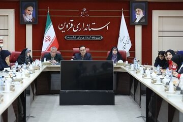 نسل امروز دختران جوان نیاز به شنیده شدن دارند