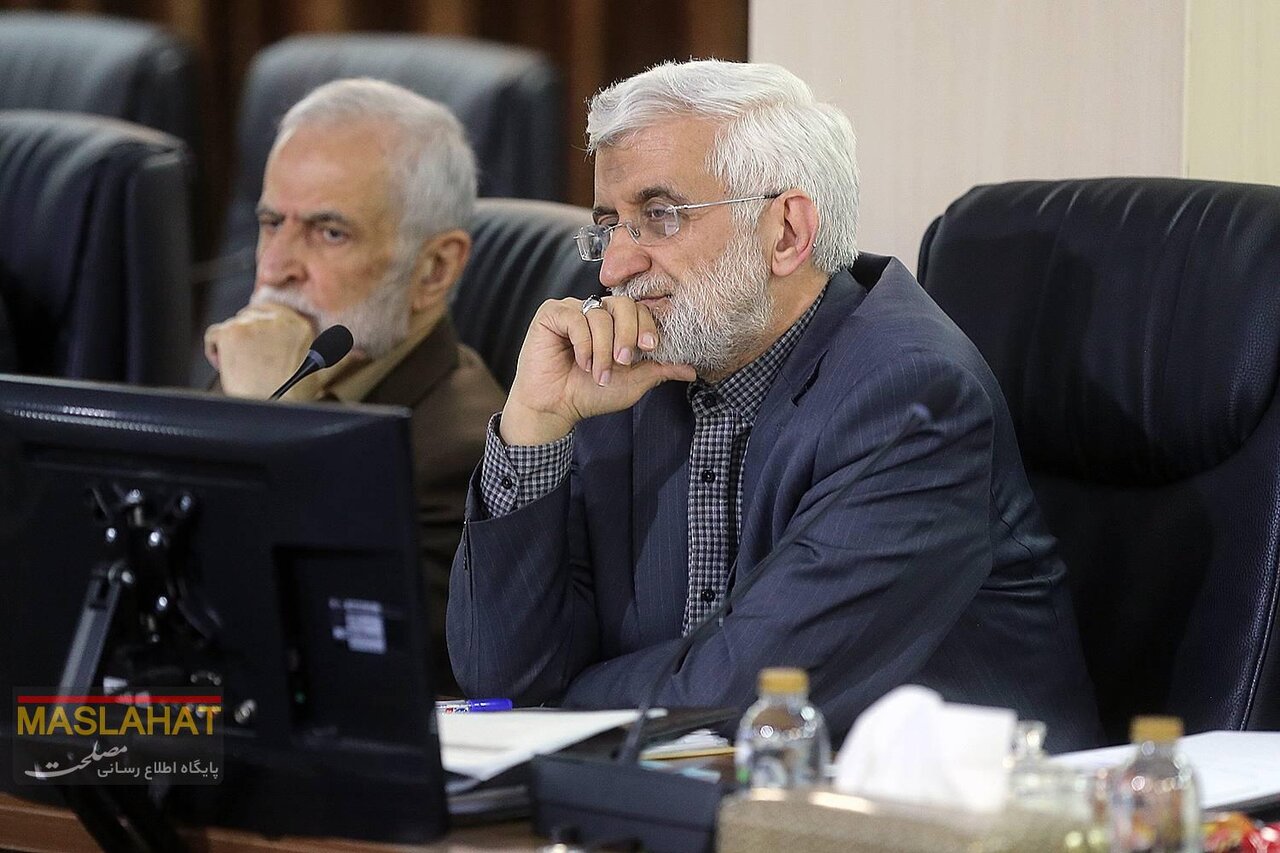 تصاویری از چهره علی شمخانی در جلسه بررسی پیوستن به پالرمو/ جلیلی و لاریجانی هم بودند/ تیپ جدید احمدی نژاد در جلسه مجمع