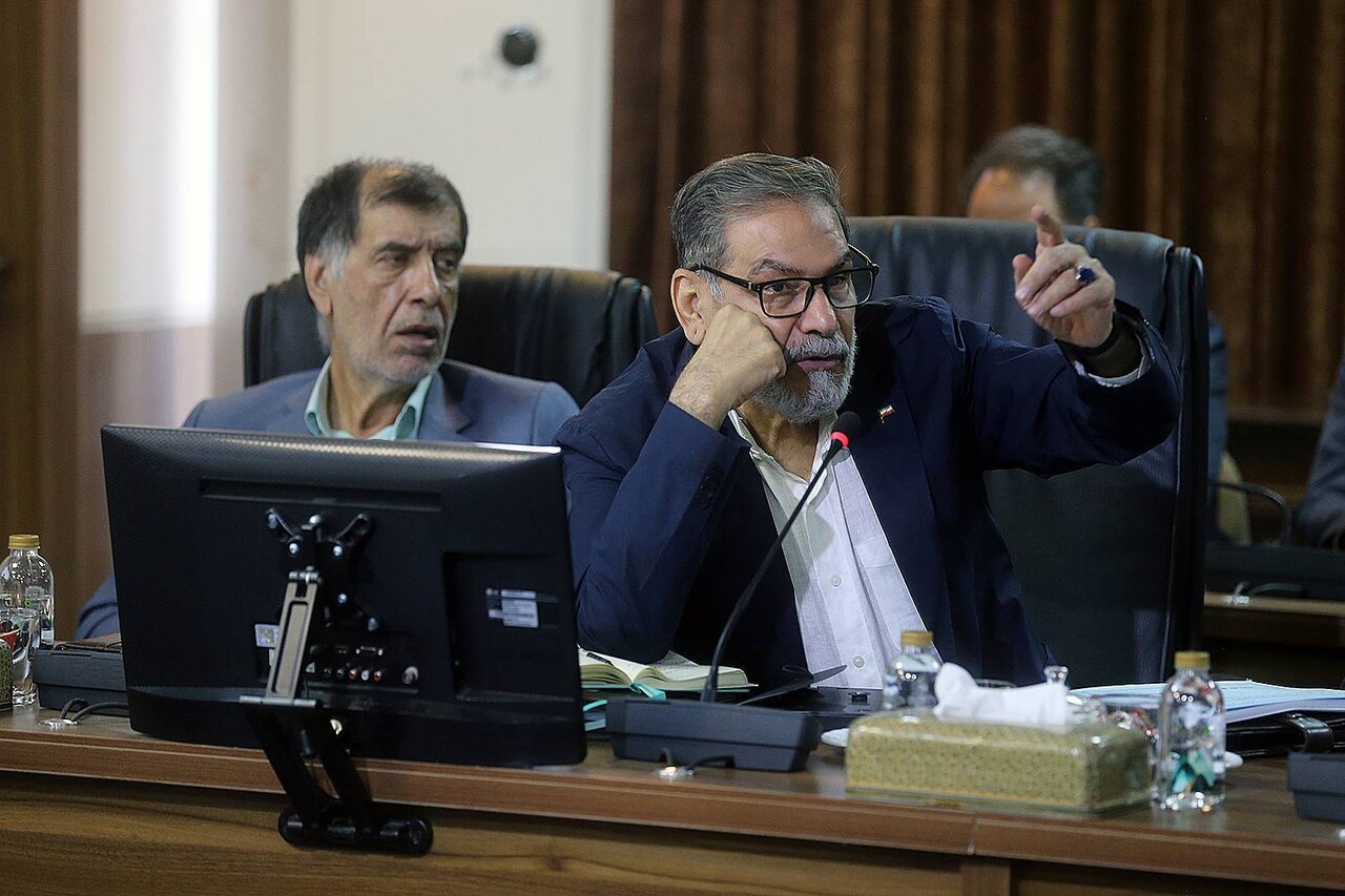 تصاویری از چهره علی شمخانی در جلسه بررسی پیوستن به پالرمو/ جلیلی و لاریجانی هم بودند/ تیپ جدید احمدی نژاد در جلسه مجمع