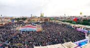 ببینید | نوای سنج و دمام به یاد جانباختگان حادثه بندرعباس در محفل ۵۰ هزار نفری روز دختر قم