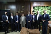 معاون وزیر اقتصاد و دارایی در دیدار با استاندار خوزستان مطرح کرد:
انتقال حساب‌های شرکت‌های نفت و پتروشیمی به خوزستان تا نیمه امسال اجرایی می‌شود