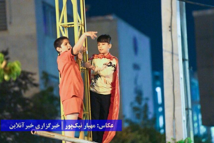 جشن و پای‌کوبی ارومیه‌ای‌ها بعد از قهرمانی تراکتور در لیگ برتر فوتبال