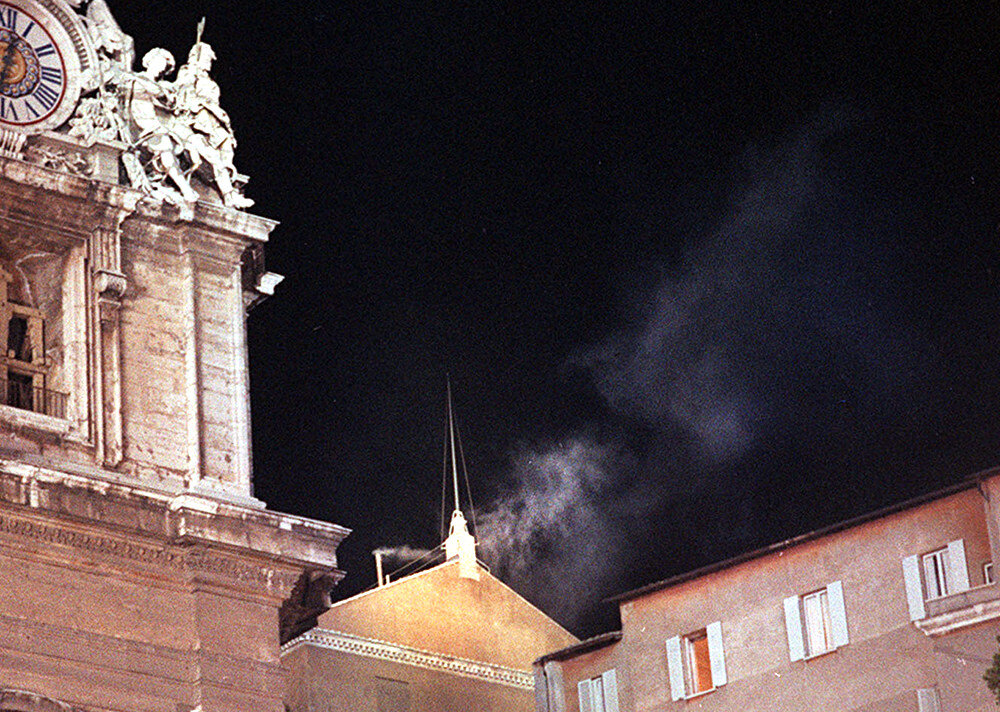 وقتی دود حرف میزند: پاپ انتخاب شد یا خطر در کمین است؟