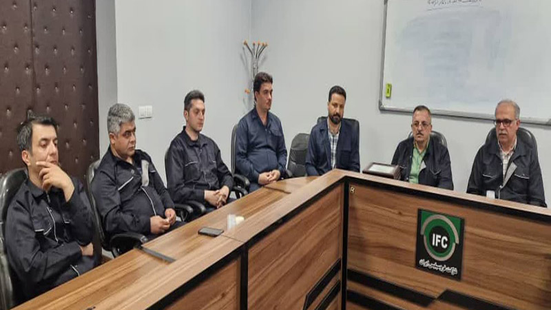 تقدیر از کارگران برتر فروسیلیس ایران همزمان با روز جهانی کار و کارگر در سمنان