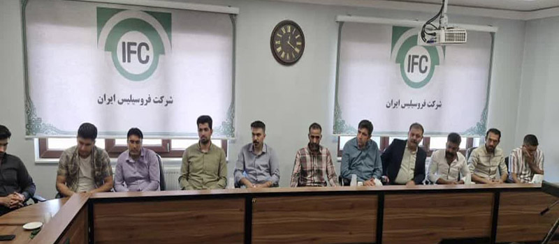 تقدیر از کارگران برتر فروسیلیس ایران همزمان با روز جهانی کار و کارگر در سمنان