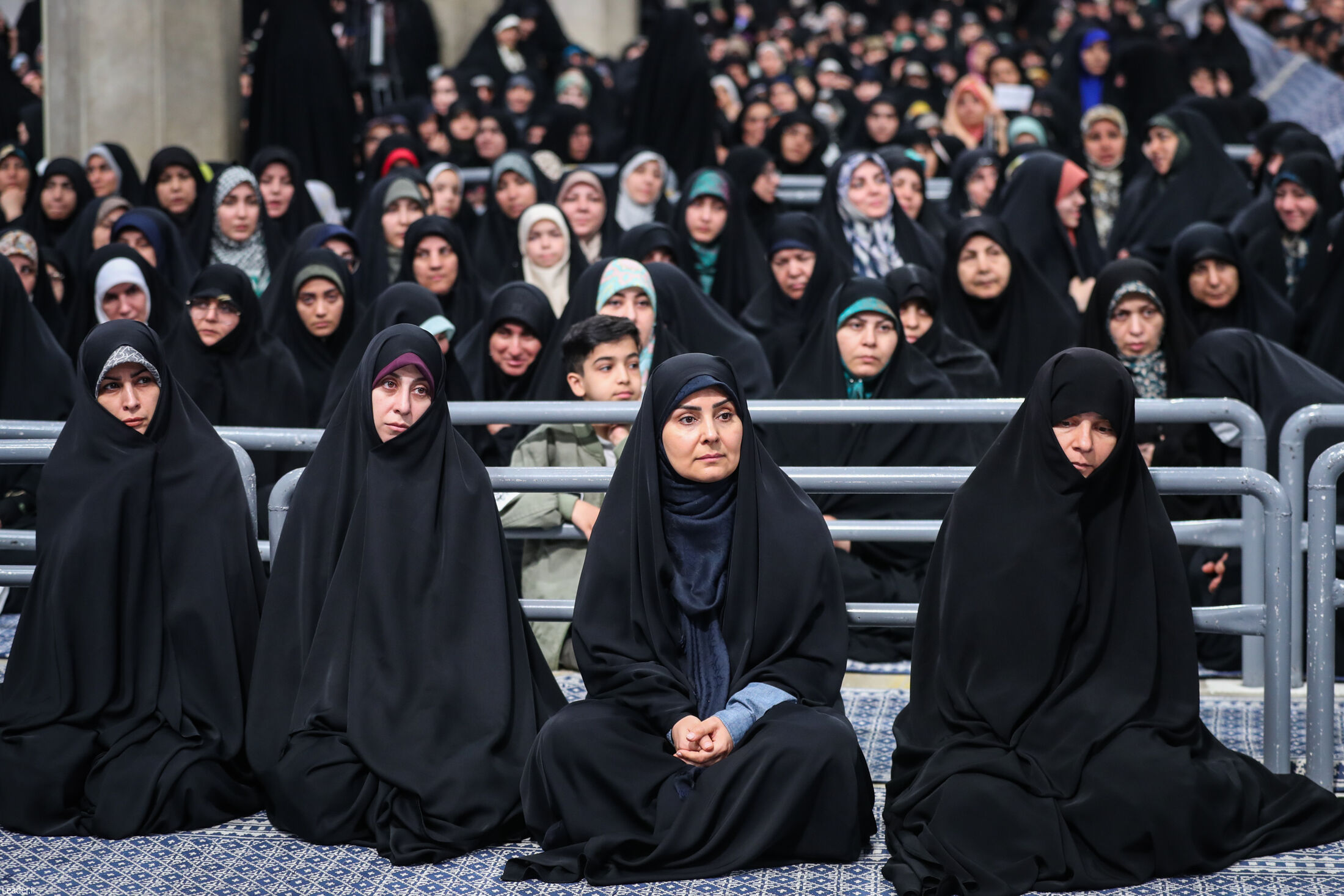 تصاویر حاشیه دیدار رهبرانقلاب با کارگزاران حج/ کدام یک از اعضای دولت در این دیدار حضور داشت؟/ وزیرِ در آستانه استیضاح هم بود