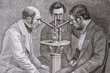 تاریخچه اختراع میکروسکوپ/ از لنزهای ساده تا کاوش دنیای نادیدنی تاریخچه اختراع میکروسکوپ/ از لنزهای ساده تا کاوش دنیای نادیدنی