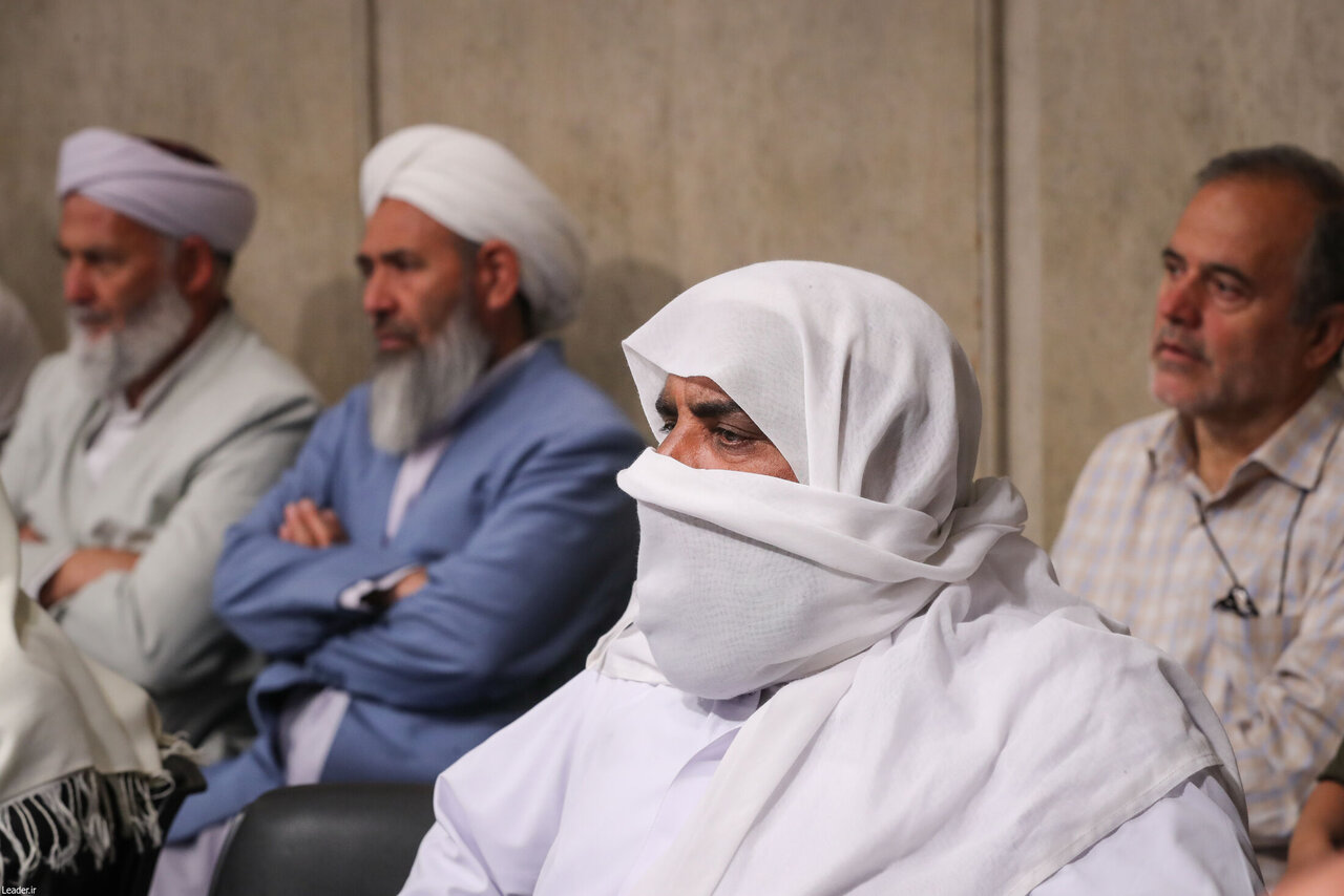 تصاویر حاشیه دیدار رهبرانقلاب با کارگزاران حج/ کدام یک از اعضای دولت در این دیدار حضور داشت؟/ وزیرِ در آستانه استیضاح هم بود