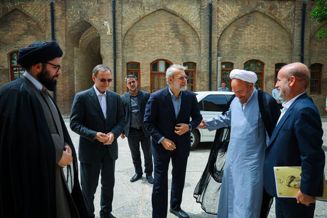 تصاویری دیدنی از حضور علی لاریجانی در یک مراسم