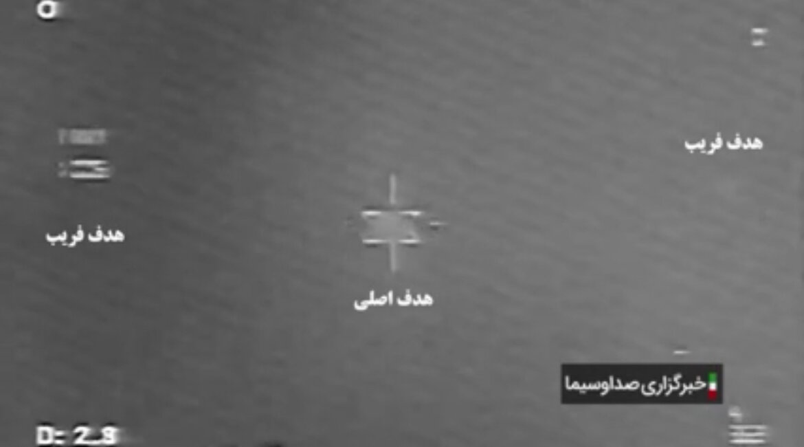 رونمایی از جدیدترین موشک بالستیک ایران توسط وزیر دفاع/ قاسم بصیر چند کیلومتر بُرد دارد؟+تصاویر