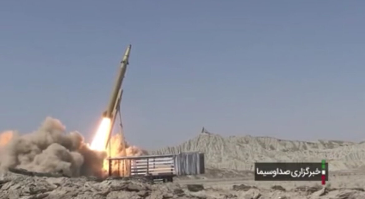 رونمایی از جدیدترین موشک بالستیک ایران توسط وزیر دفاع/ قاسم بصیر چند کیلومتر بُرد دارد؟+تصاویر