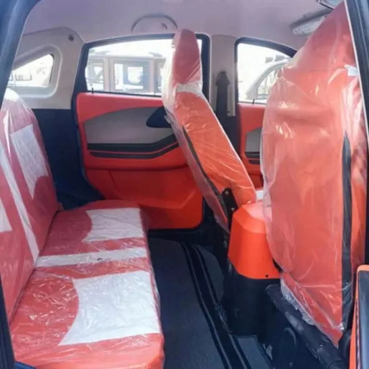 با قیمت پراید، سوار بنتلی شوید! /عکس