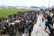 ببینید | قابی به یادماندنی از مراسم تشییع بهمن صالح‌نیا در انزلی