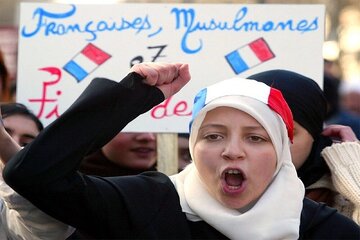هشدار لوموند درباره برخورد دوگانه با اسلام در فرانسه