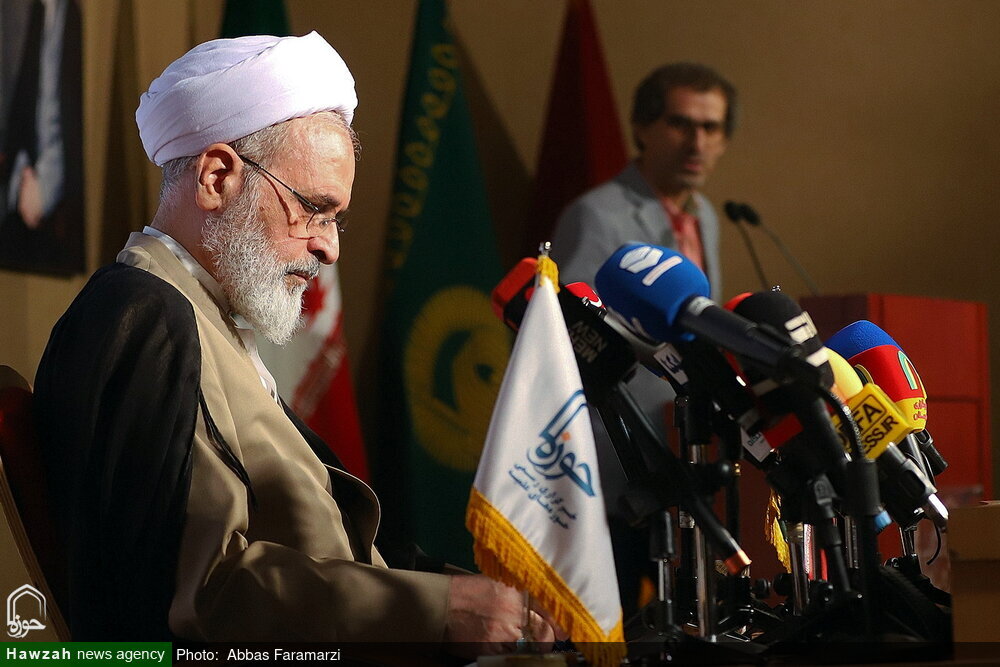 پاسخ مدیر حوزه های علمیه کشور به دو پرسش مجله اینترنتی خونه درباره عقب ماندگی قوانین زنان و منابع مالی حوزه