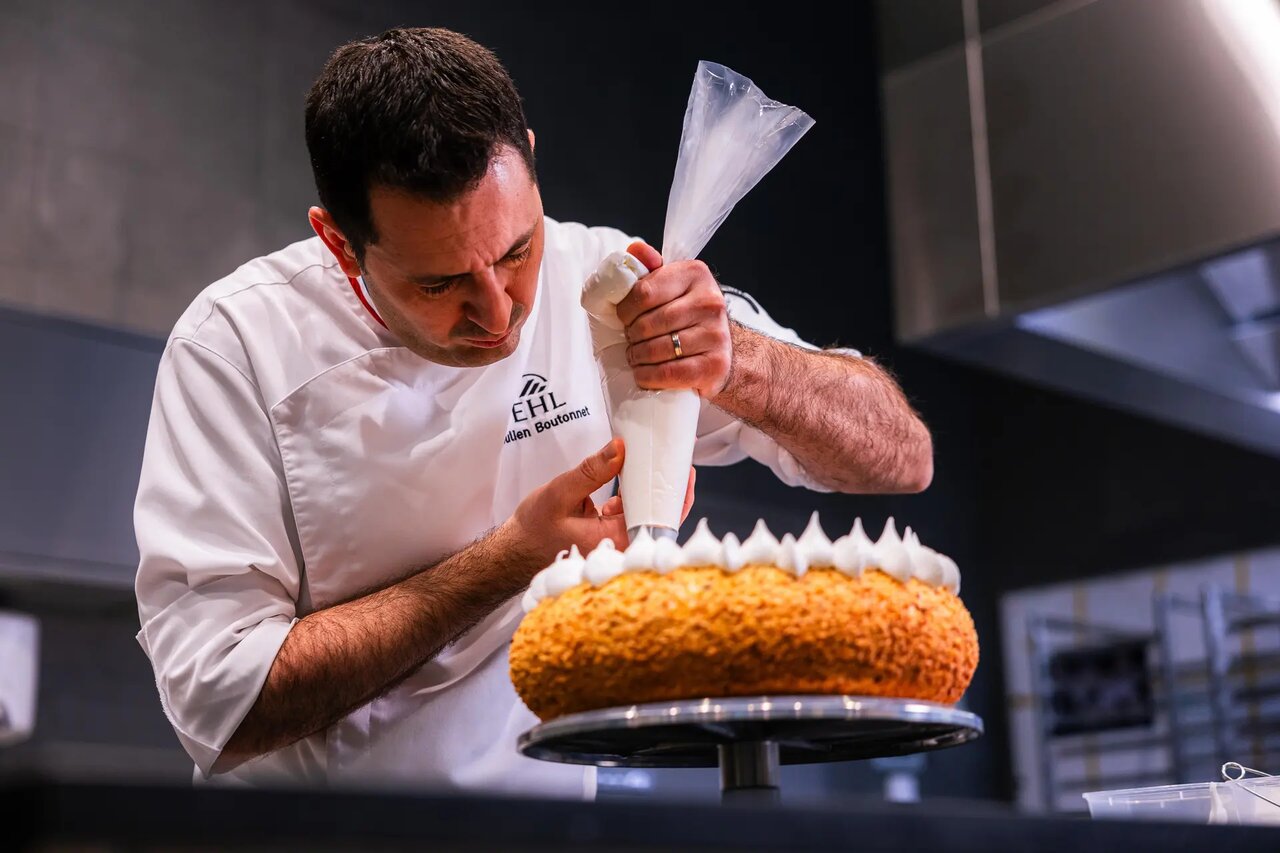 اولین کیک رباتیک جهان ساخته شد/ این کیک کاملا خوراکی است!