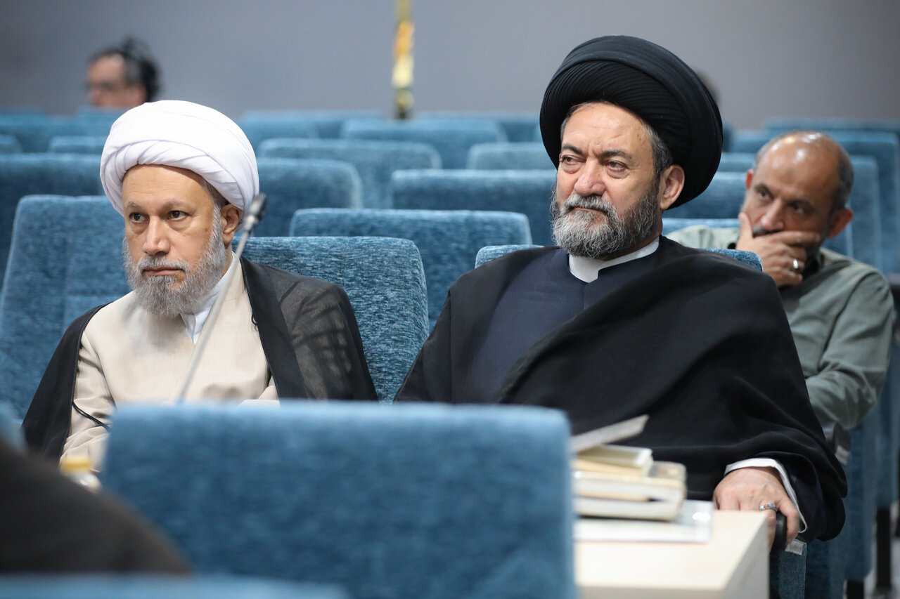 تصاویری از پزشکیان در جمع اعضای خبرگان رهبری/ اعضای خبرگان هنگام سخنرانی چه کردند؟