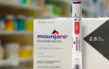 این آمپول را نزنید این آمپول را نزنید