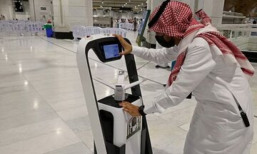 اقدام جدید عربستانیها؛ پای رباتها به مراسم حج باز شد/ جزئیات اقدام جدید عربستانیها؛ پای رباتها به مراسم حج باز شد/ جزئیات