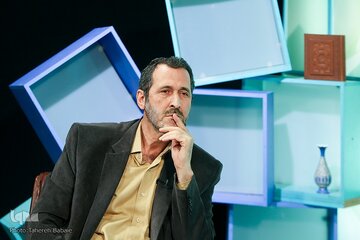 تفکر فلسفی علامه طباطبایی در برابر چپ‌ها