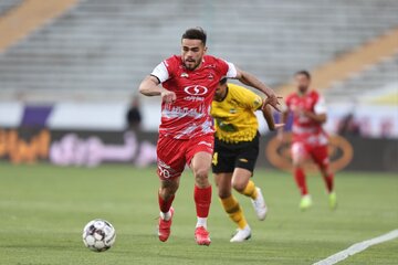 پیروزی بزرگ پرسپولیس در هوای برفی؛ اورونوف صدر را از سپاهان گرفت پیروزی بزرگ پرسپولیس در هوای برفی؛ اورونوف صدر را از سپاهان گرفت