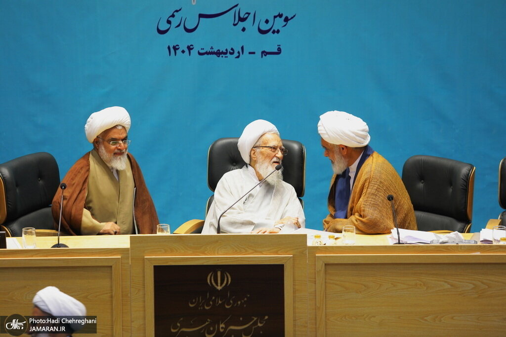 تصاویری از گعده‌های اعضای خبرگان در حاشیه اجلاسیه سوم/ گپ و گفت احمد خاتمی با علمای اهل سنت