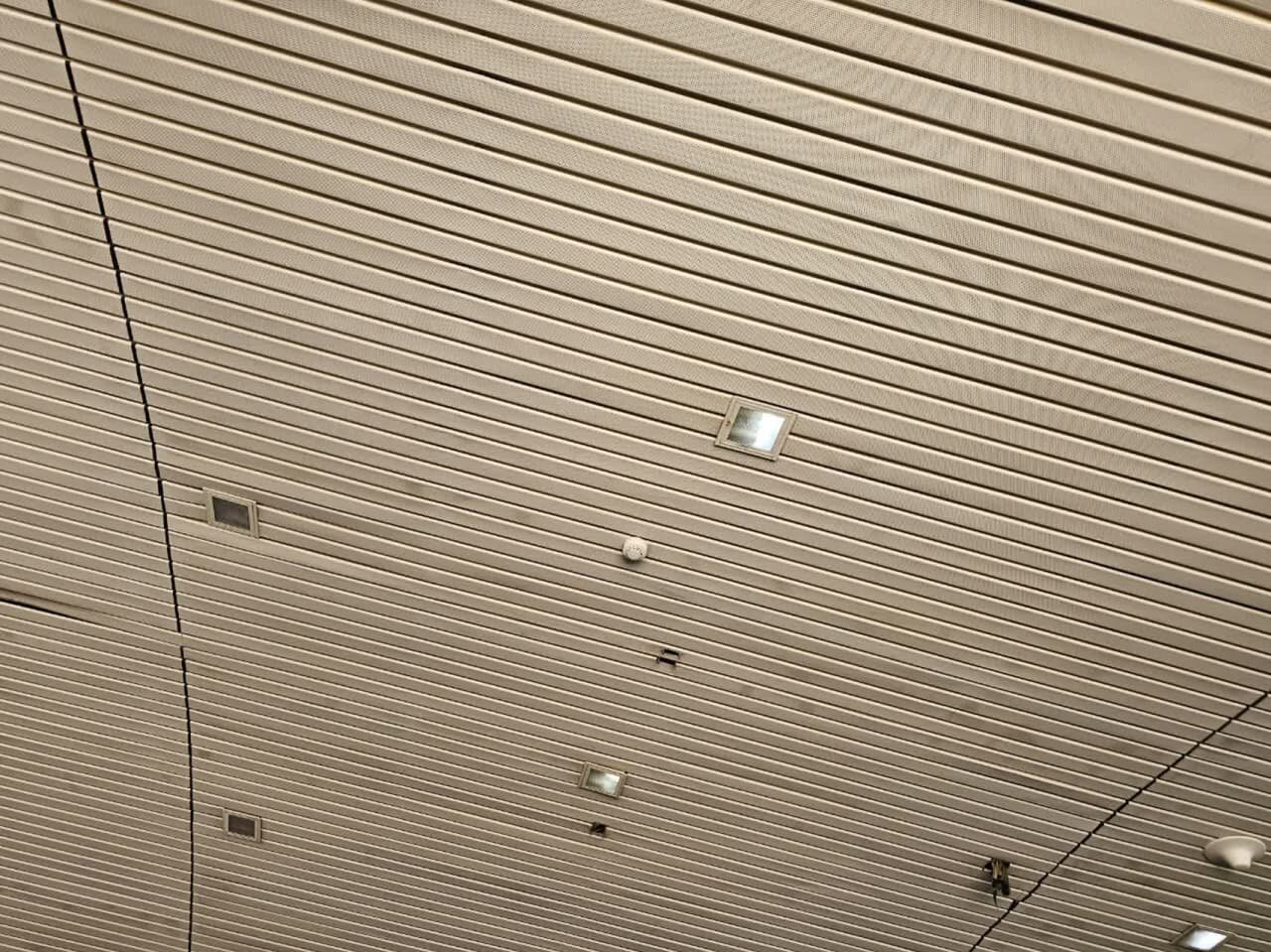 روشن ماندن روزانه چراغهای متروی کاوه اصفهان در فضای باز + تصاویر