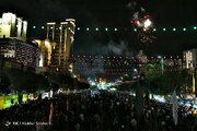 ببینید | تصاویری از آتش‌بازی خیابان‌های منتهی به حرم رضوی به مناسبت میلاد امام رضا(ع)