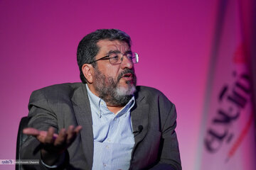فواد ایزدی: روزی سفارت آمریکا در تهران بازگشایی خواهد شد/ احتمال به توافق رسیدن ایران و آمریکا کم است زیرا...