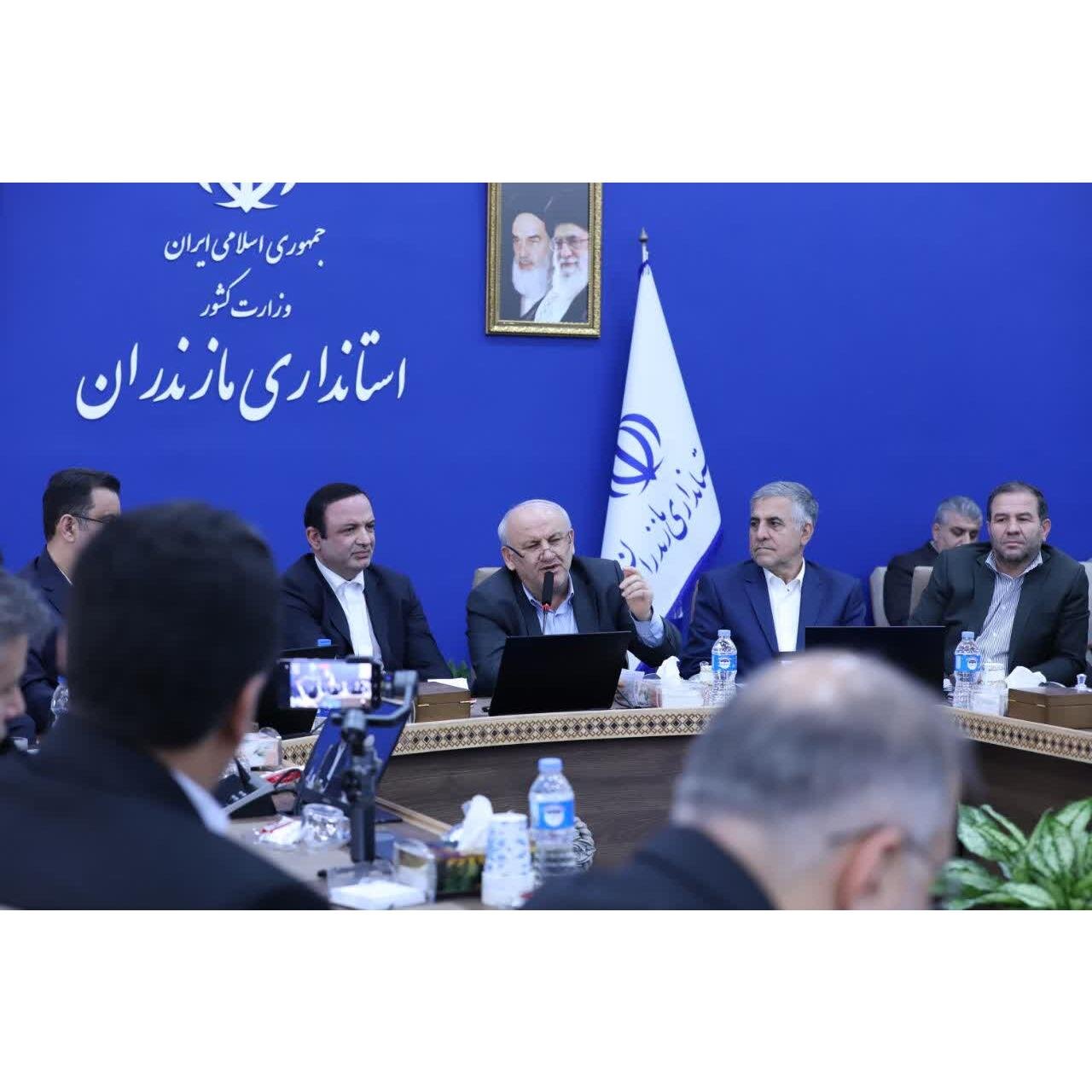 یونسی رستمی: تمرکز بر صادرات و سرمایه گذاری، راه‌حل جبران عقب‌ماندگی‌های اقتصادی مازندران