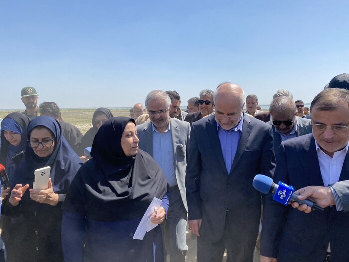 رئیس مجلس از تنها جزیره ایرانی دریای خزر بازدید کرد+تصویر